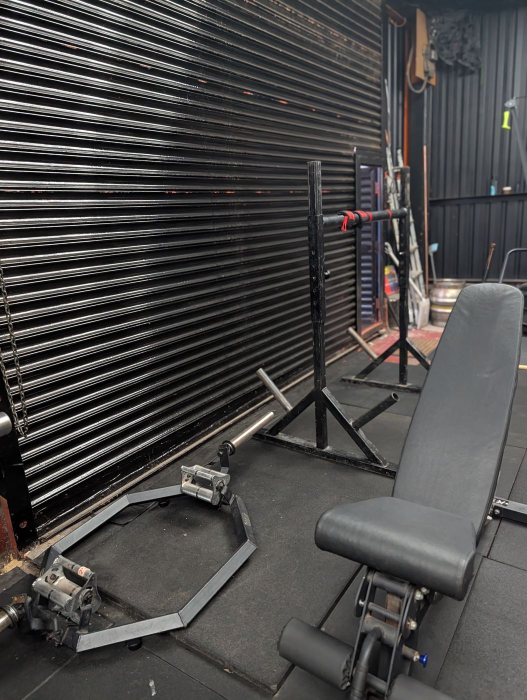 Trap bar and adjustable bench